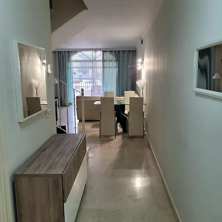 Aloha Gardens Townhouse Апартаменты *