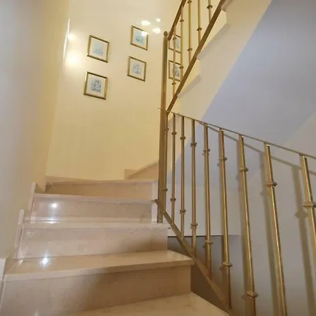 Aloha Gardens Townhouse Апартаменты *